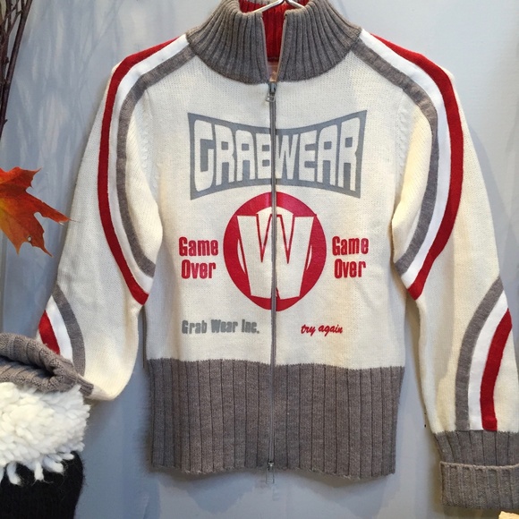 ❤️ GRABWEAR ZIPPED SWEATER - Picture 2 of 12